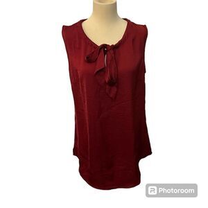 Cabi cinch split neck tie sleeveless top NWOT Small